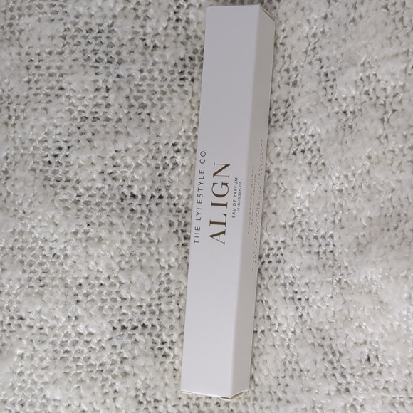 The Lyfestyle Co. Eau de Parfum Travel Spray in Align - Picture 6 of 11